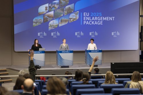 Extinderea UE: Vești bune pentru Muntenegru  și Albania