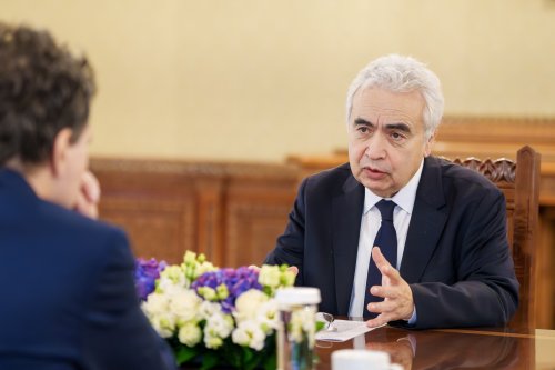 Vizită a șefului AIE la București