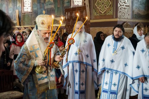 Rugăciune și binecuvântare arhierească la hramul Mănăstirii Peștera