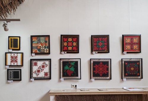 Din lada de zestre pe șevalet