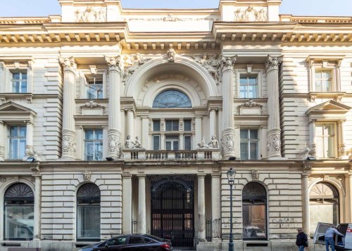 Expoziție dedicată artei românești în perioada comunistă