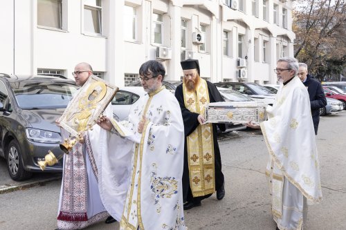 Sfântul Stelian cinstit la biserica Spitalului „Marie Curie” din București