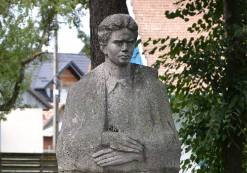 Preotul Leonida Gavrilescu și zborul poetic al lui Nicolae Labiș, în taina unui început