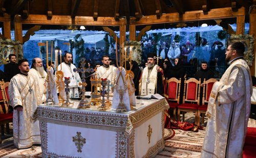 Simpozion teologic și priveghere la Mănăstirea Prislop, în cinstea Sfântului Cuvios Mărturisitor Arsenie