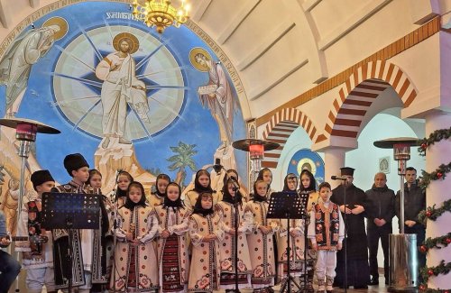 Peste 600 de copii au primit daruri la Mănăstirea Pantocrator