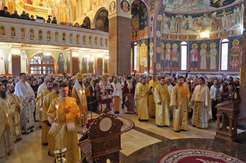 Rugăciune şi filantropie de ziua Sfintei Muceniţe Filofteia