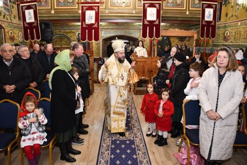 Sfințire de pictură și piatră de temelie pentru un paraclis în Banatul Montan