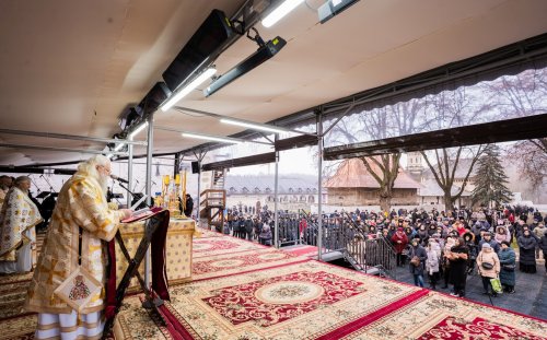 Slujire arhierească la Mănăstirea „Sfântul Ioan cel Nou” din Suceava