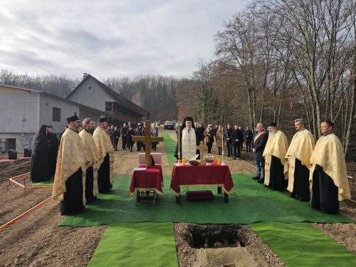 Piatră de temelie pentru noua biserică de la Mănăstirea Livezile, judeţul Alba