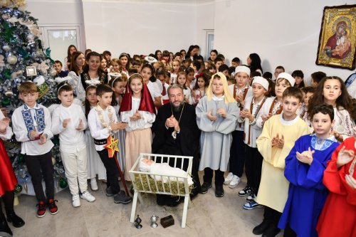 Colinde și daruri pentru beneficiarii mai multor instituții medicale și social‑filantropice