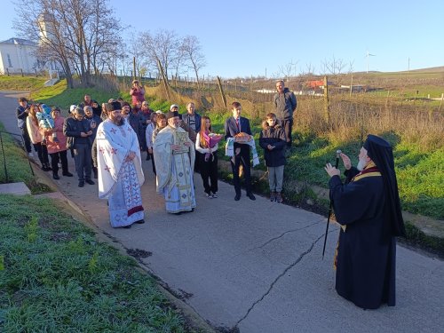 Sfințire de troiță în Parohia Mihai Bravu din Episcopia Tulcii 