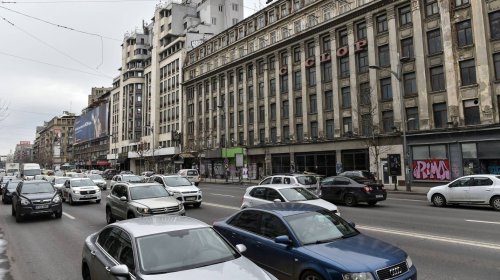 Cu ce mergeți la serviciu?