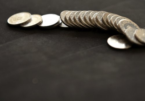 Inflația se menține la 9,8%