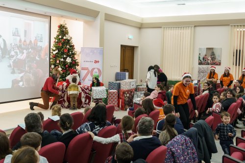 Serbarea de Crăciun organizată de Fundația Antibiotice „Știință și Suflet”