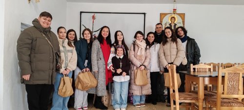 Colinde și daruri pentru vârstnici la Cantina „Sfânta Filofteia”