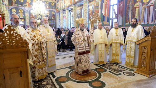 Liturghie arhierească în biserica nouă din cartierul sibian Turnişor