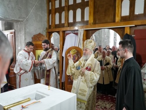 Sfinţirea bisericii din localitatea Şerbeştii Vechi