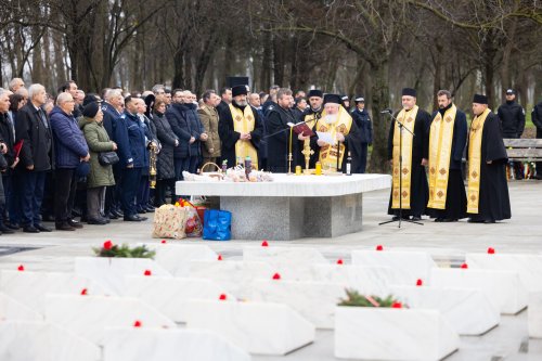 Slujbă de pomenire pentru eroii Revoluției la Aeroportul Otopeni