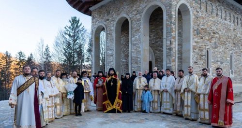 Binecuvântare arhierească adusă obștii Mănăstirii Diaconești