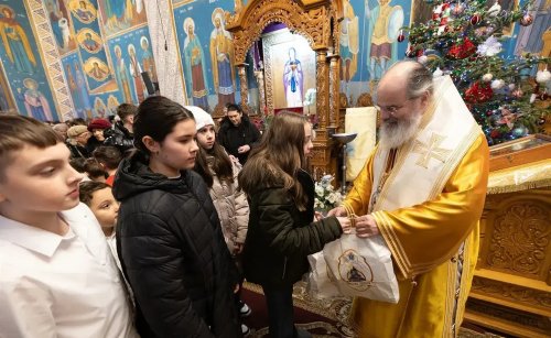 Slujiri de Crăciun ale ierarhului Hușilor