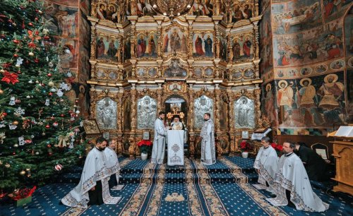 Slujbă arhierească în noaptea dintre ani la Catedrala Arhiepiscopală din Roman