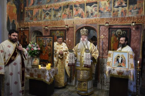 Popas de rugăciune și binecuvântare la Mănăstirea Strehaia