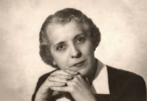 Perspective feminine ale Rugului Aprins