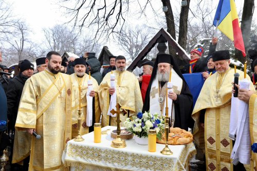 Pomenirea poetului național Mihai Eminescu la mormântul lui din Capitală 