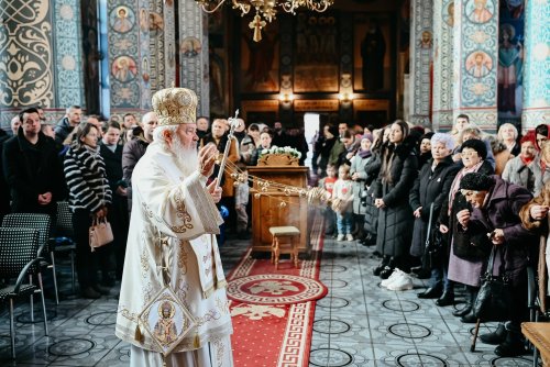 Slujire arhierească în Parohia „Nașterea Domnului” din cartierul clujean Gheorgheni