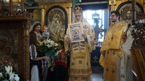 Slujire arhierească la o biserică argeșeană