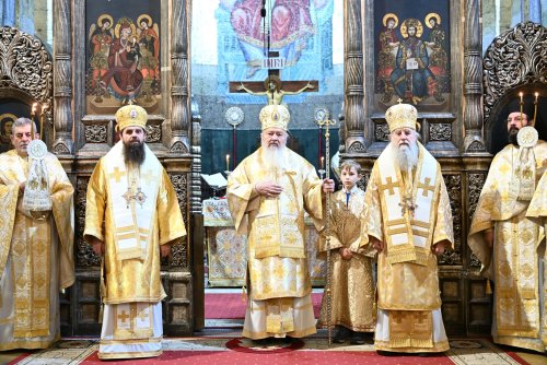 Înaltpreasfinţitul Părinte Mitropolit Andrei a sărbătorit 77 de ani prin rugăciune