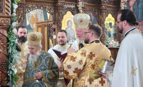 Sfințire de raclă la o parohie arădeană