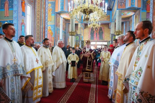 Slujire arhierească la Biserica „Învierea Domnului” din Turda
