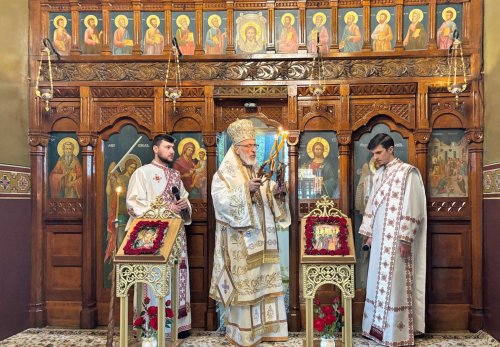 Slujire arhierească la Curtea de Argeș