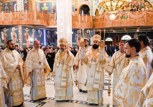 Sărbătoare la catedrala din Deva