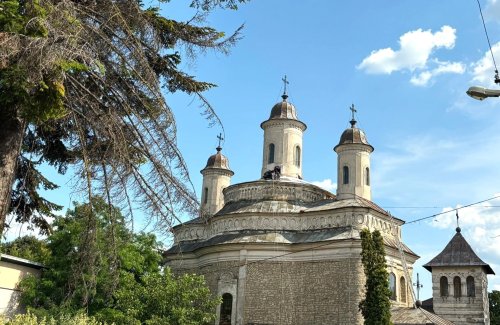 Marea familie de la Biserica „Sfântul Haralambie” din Iași