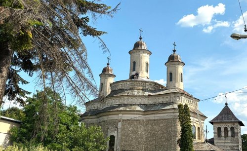 Marea familie de la Biserica „Sfântul Haralambie” din Iași