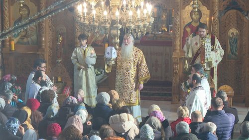 Slujire arhierească la o parohie din Drobeta‑Turnu Severin