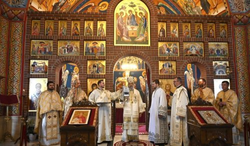 Liturghie arhierească la Mănăstirea „Hristos Pantocrator” din Alba Iulia