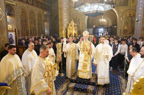 Popasuri de rugăciune și de evidențiere a cinstirii sfintelor icoane