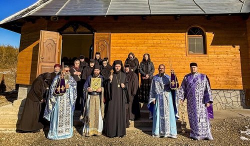 Slujire arhierească la Schitul „Sfânta Împărăteasă Olga și Sfântul Cuvios Daniil Sihastrul”
