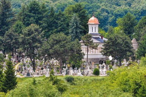 Cum trec sfinții la cele veșnice