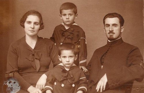 Soţia preotului, model de jertfelnicie în familie şi parohie