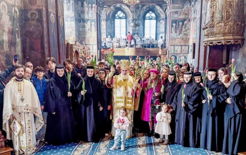 Liturghie arhierească la Catedrala din Roman