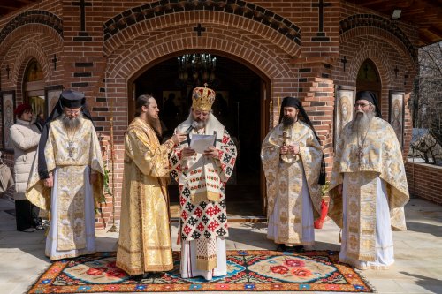 „Mănăstirea Eroilor” din Brusturi are un nou stareț