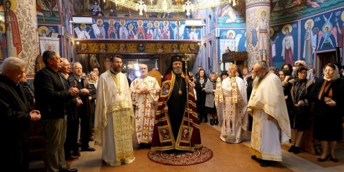 Liturghie arhierească în Biserica „Sfinţii Arhangheli” din cartierul sibian Ştrand