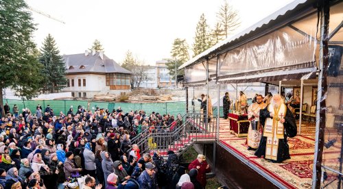 Taina Sfântului Maslu de obște la Catedrala Arhiepiscopală din Suceava