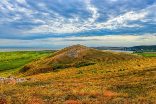 Paradoxul căutării transcendenței prin finitudinea materiei