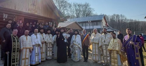 Prezență arhierească la hramul schitului din Drăgușani, Bacău