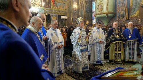 Binecuvântare în zi de hram la Biserica „Buna Vestire” din Sibiu